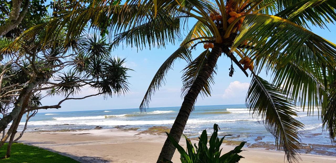 Puri Dajuma Beach Eco-Resort & Spa Пулукан Екстериор снимка